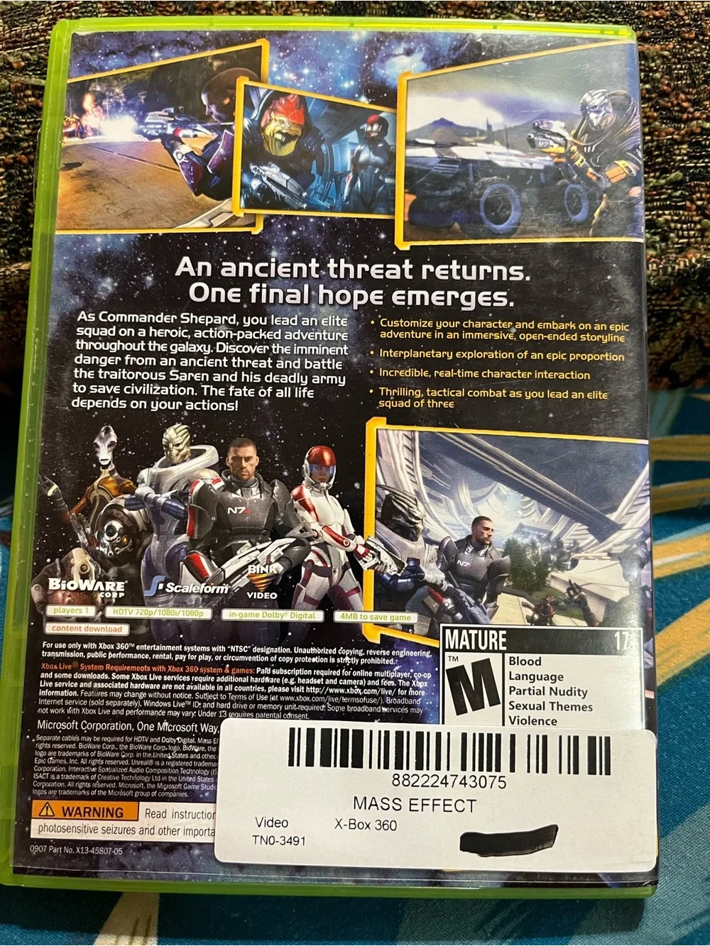 Microsoft Xbox 360 Mass Effect - Green Case, Black Cover Art